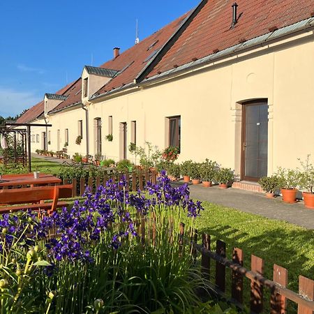Hotel Dvur Nove Zamky Mladec Exterior foto