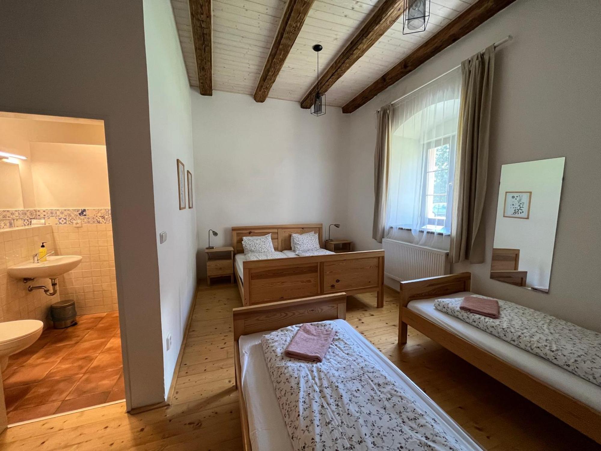 Hotel Dvur Nove Zamky Mladec Exterior foto