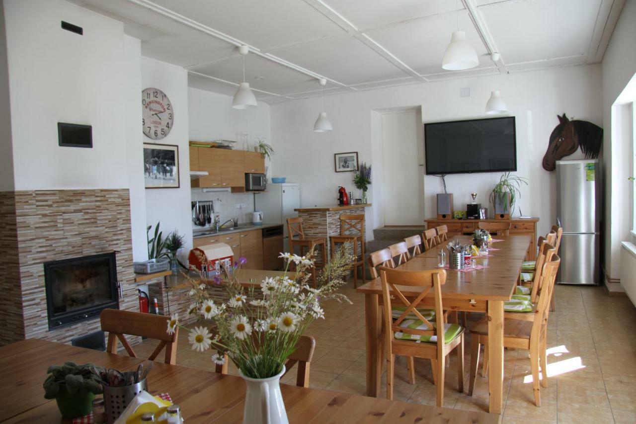 Hotel Dvur Nove Zamky Mladec Exterior foto